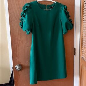 Chic Green Mini Dress with Ruffled Sleeves